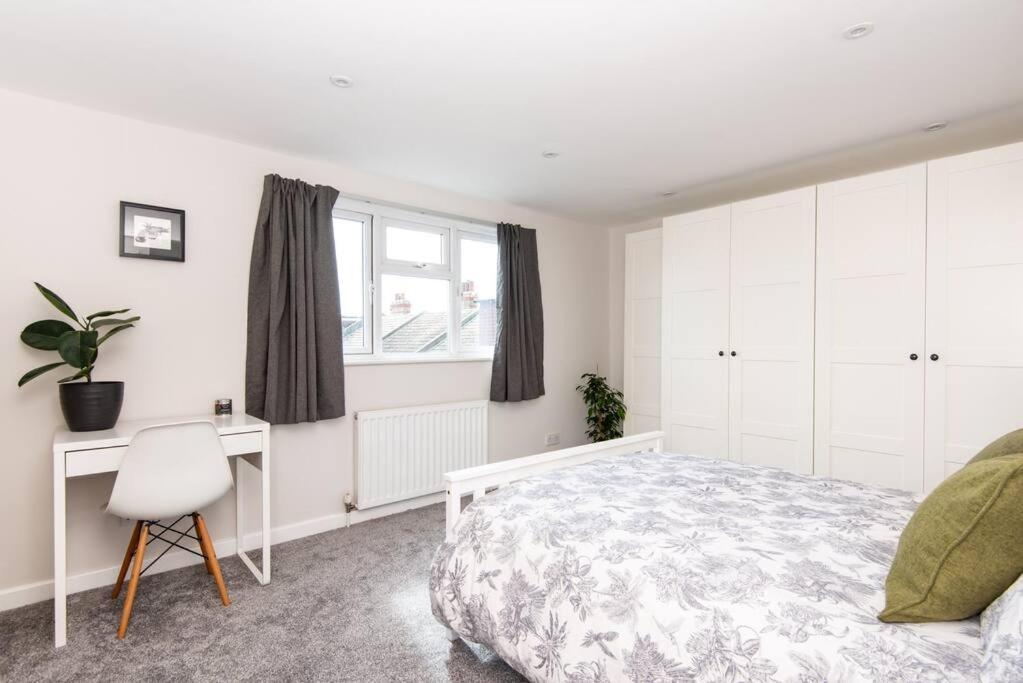 Newly Renovated Victorian House With Free Parking Hove